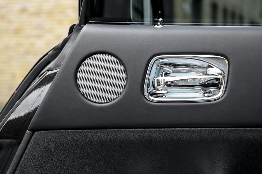 Детали интерьера Rolls-Royce Wraith by ONYX Concept 2019 года  (фото 23 из 36)